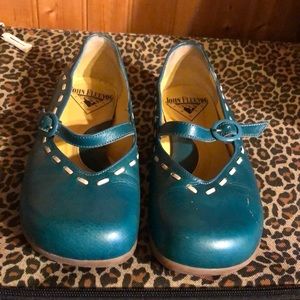 Fluevogs!! Emerald Green Mary-Jane Flats